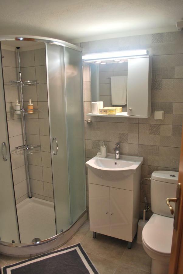 Cornelia Apartment Palaiontsiflikion Ngoại thất bức ảnh